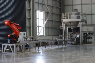 從人工到機器人碼垛，機器人如何改變了包裝行業(yè)